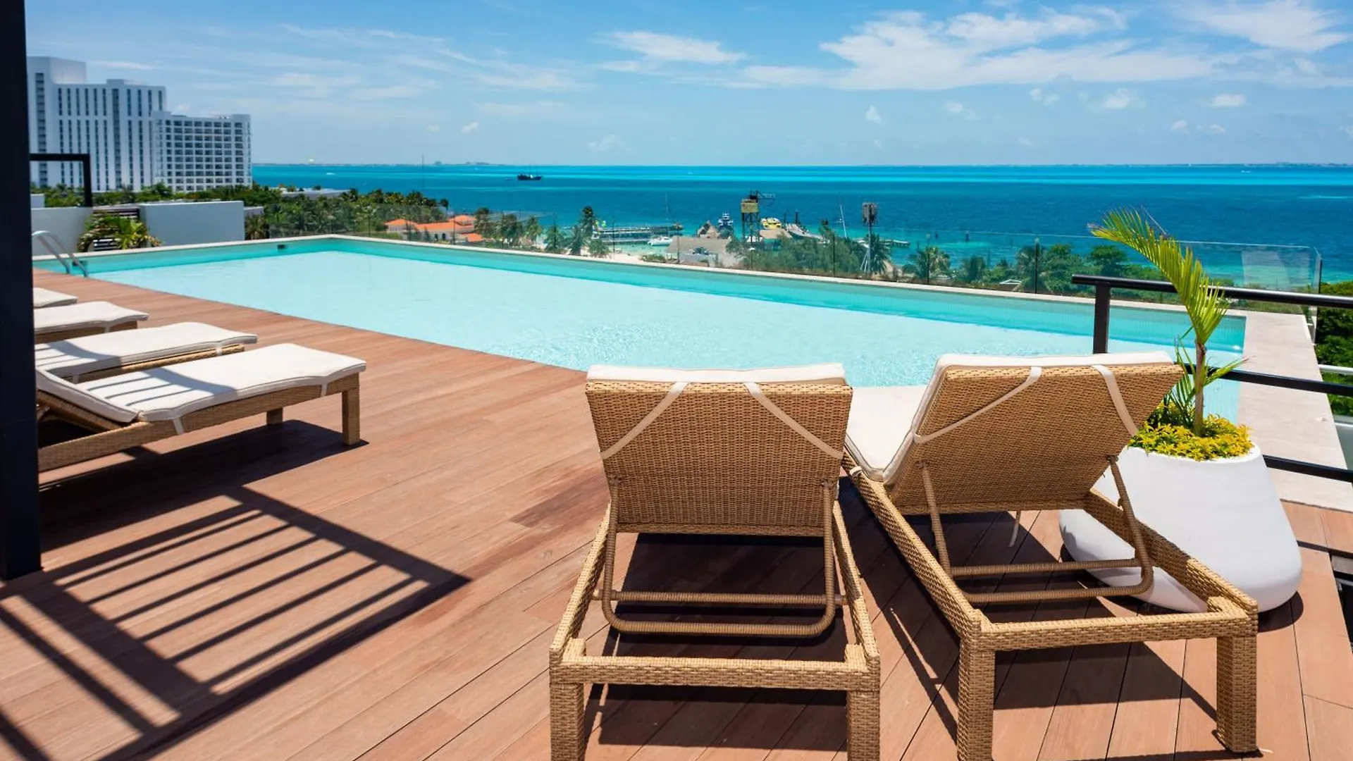 Lagoon View Apartment With Rooftop Aloja 7 Cancun